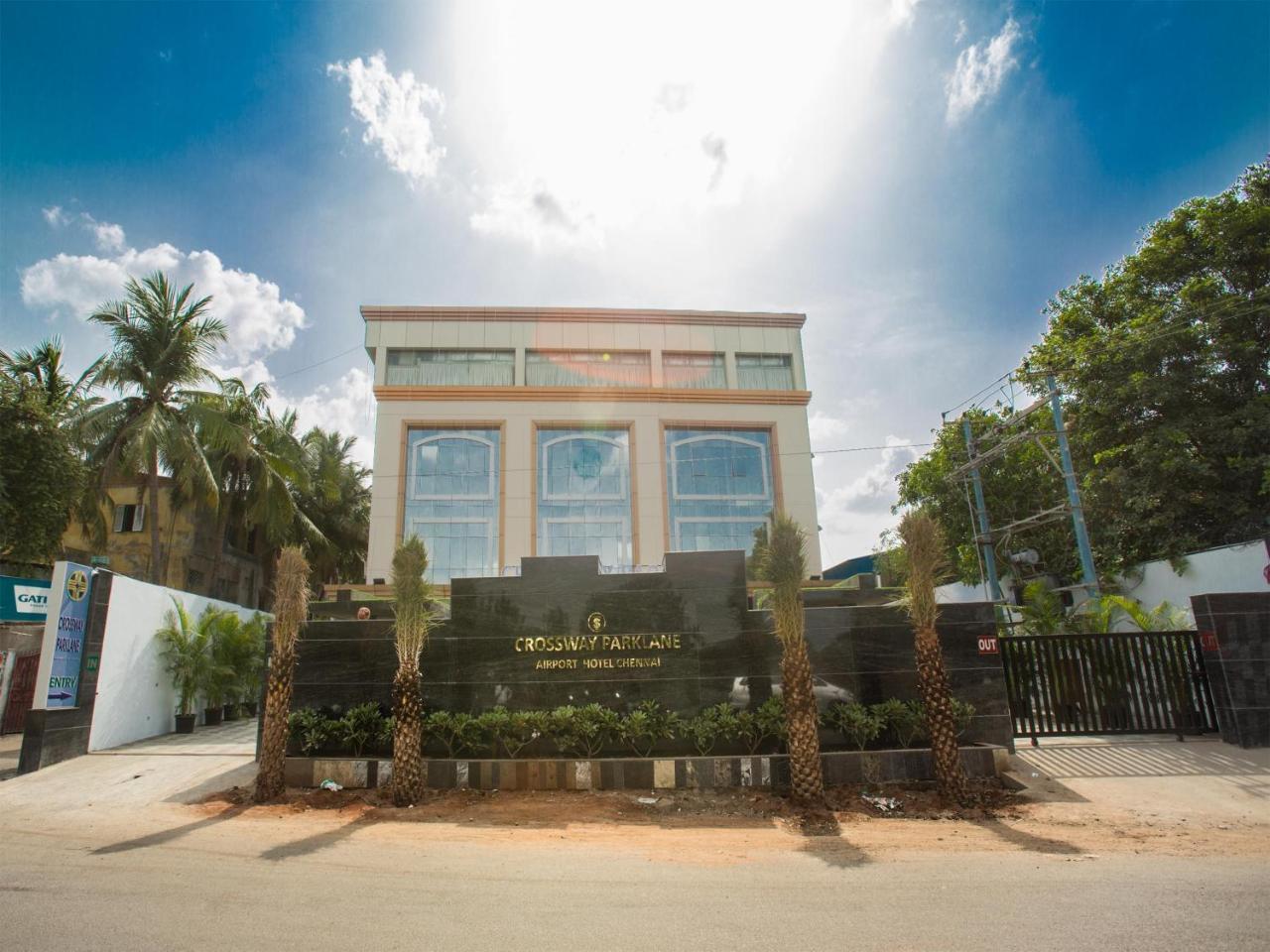 Hotel St Parklane Airport 3*
