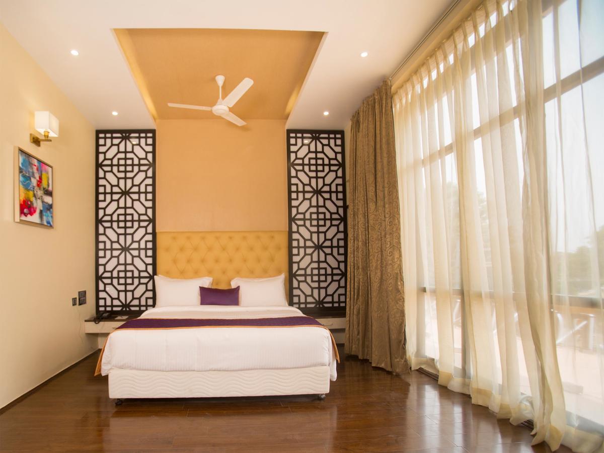 Hotel St Parklane Airport